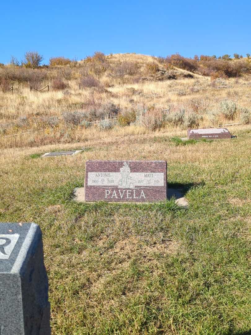 Matt Pavela's grave. Photo 2
