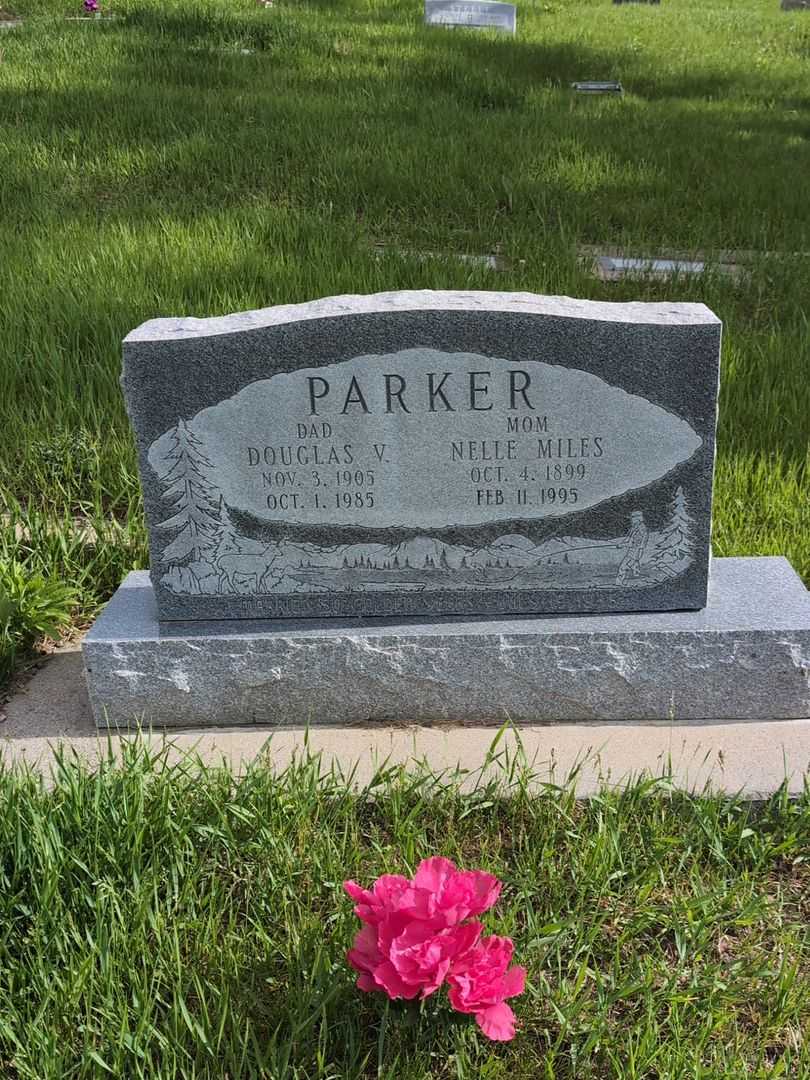 Douglas V. Parker's grave. Photo 1