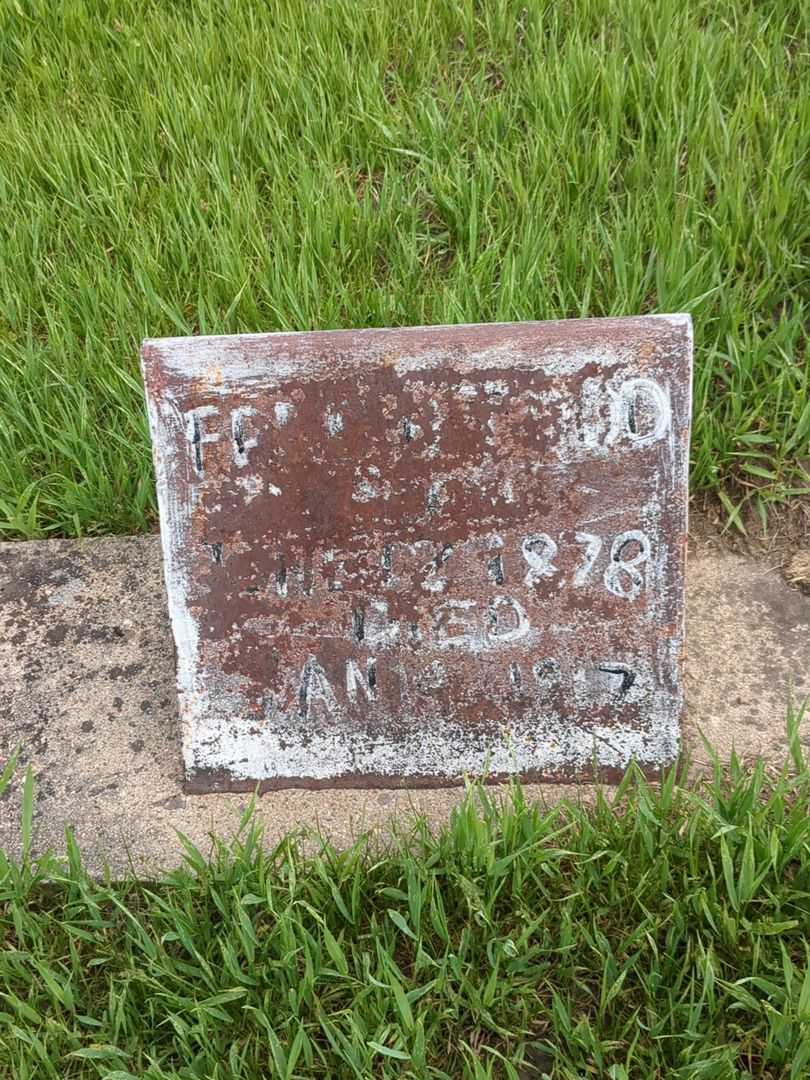 Fred Todd's grave. Photo 3