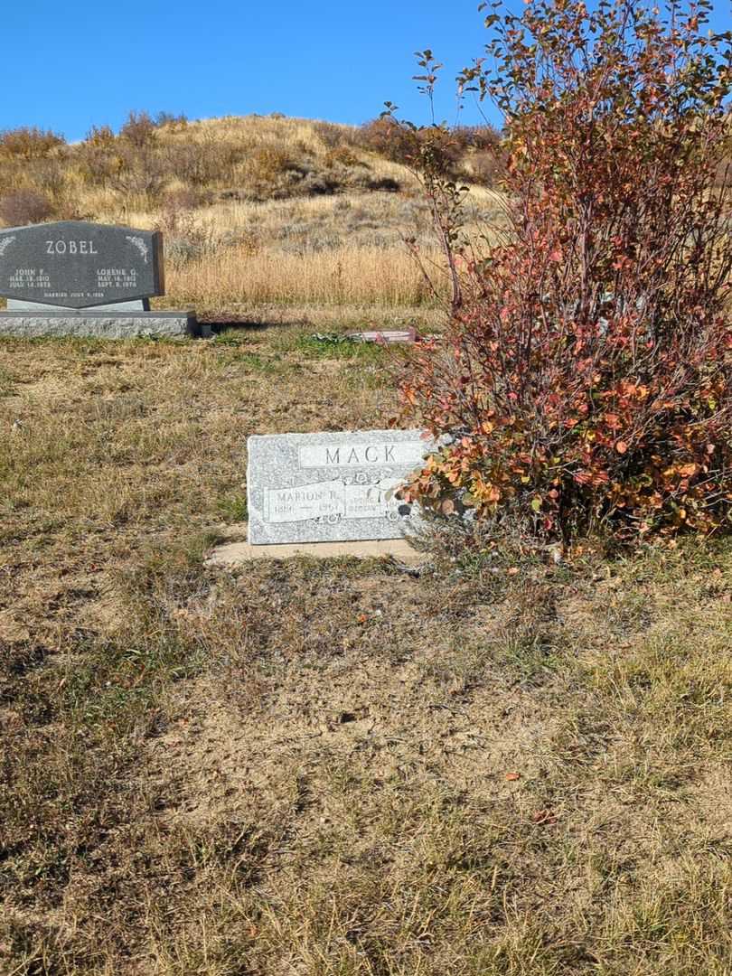 Marion R. Mack's grave. Photo 2
