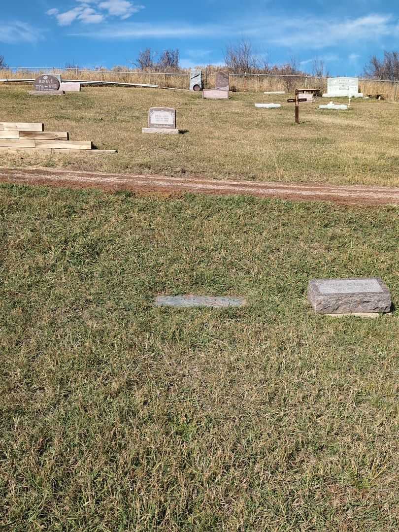 Louise Piercen's grave. Photo 2