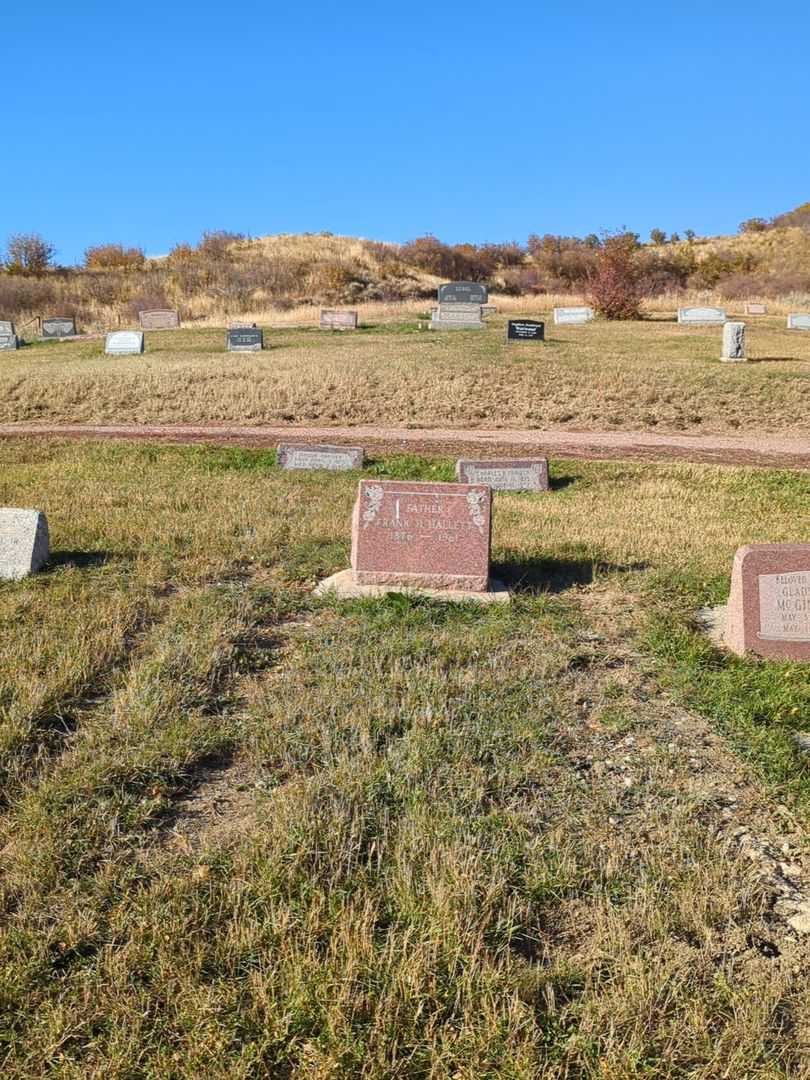 Frank H. Hallett's grave. Photo 2