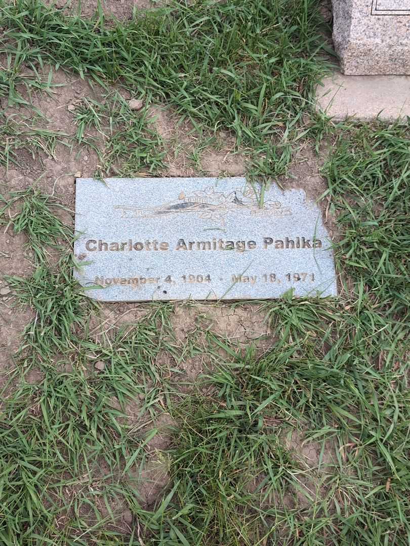 Charlotte Armitage Pahlka's grave. Photo 3