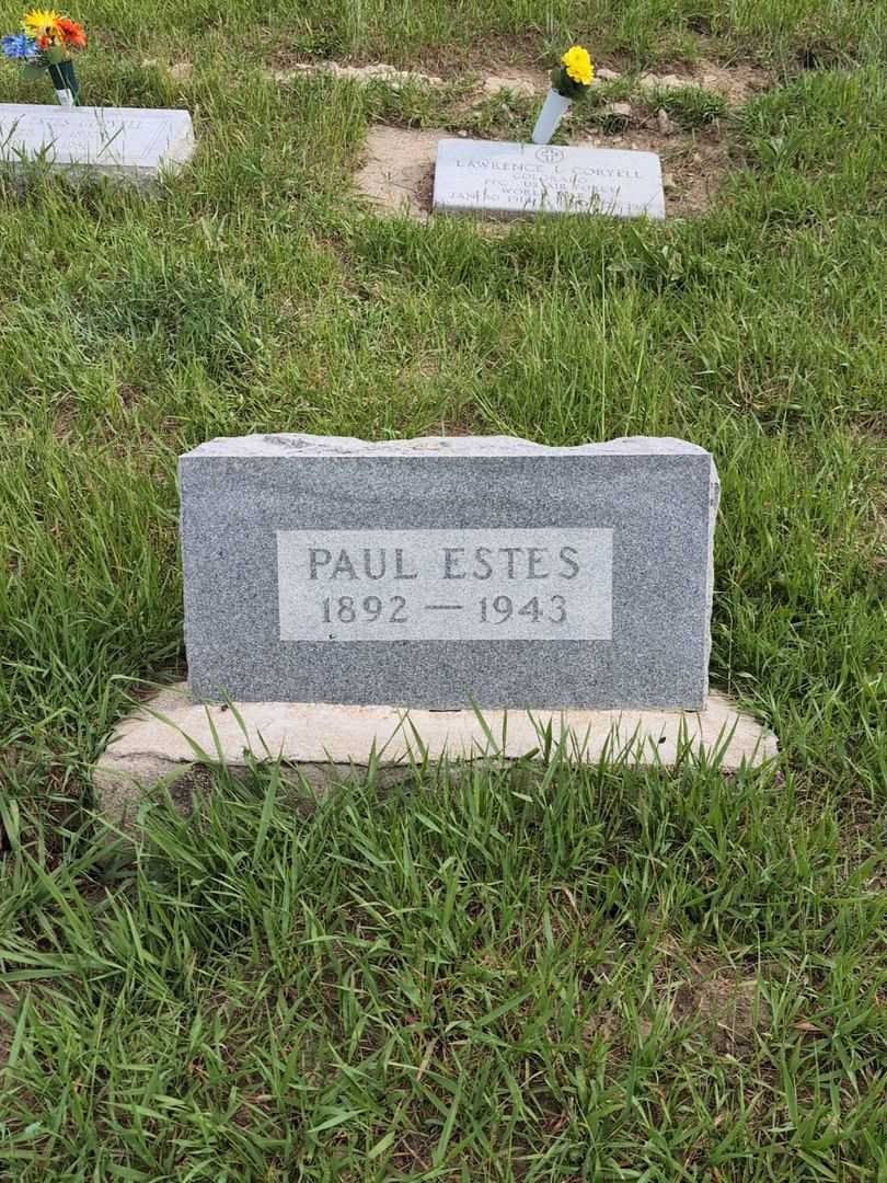 Paul Estes's grave. Photo 3