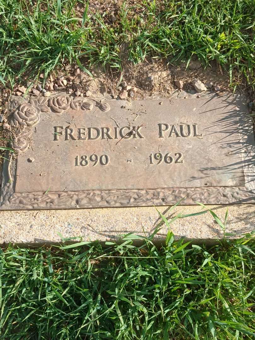 Fredrick Paul's grave. Photo 2